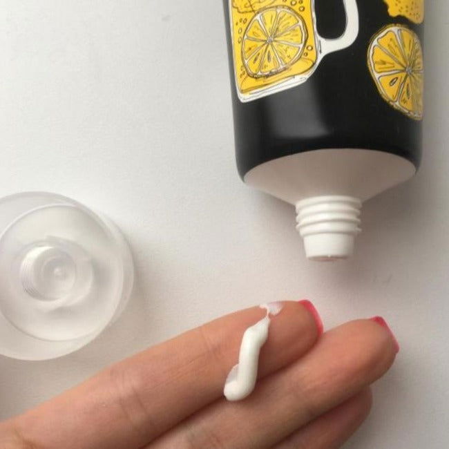 3W Clinic Vitamin C Foam Cleansing - Miessential