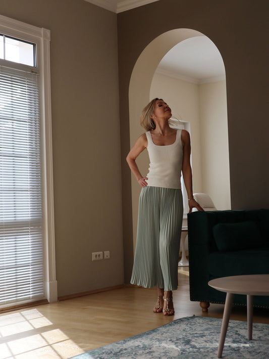 Sumi Women's Pleated Pants - Miessential