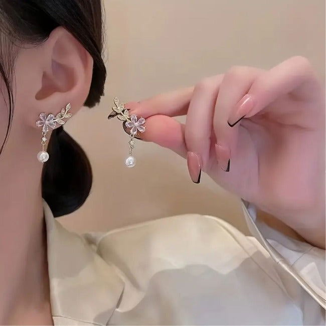 Faux Pearl Flower Leaf Shape Stud Earrings - Miessential