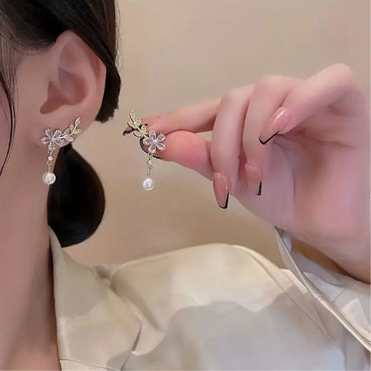Faux Pearl Flower Leaf Shape Stud Earrings - Miessential