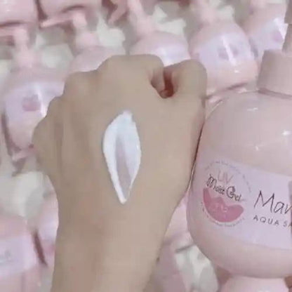Mama. Aqua Savon UV Moist Gel - Miessential